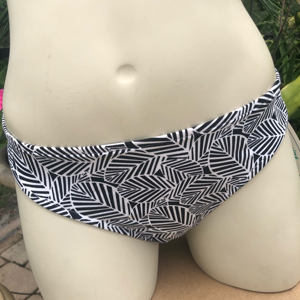 Women’s Fully Lined Black and White Bikini Bottoms